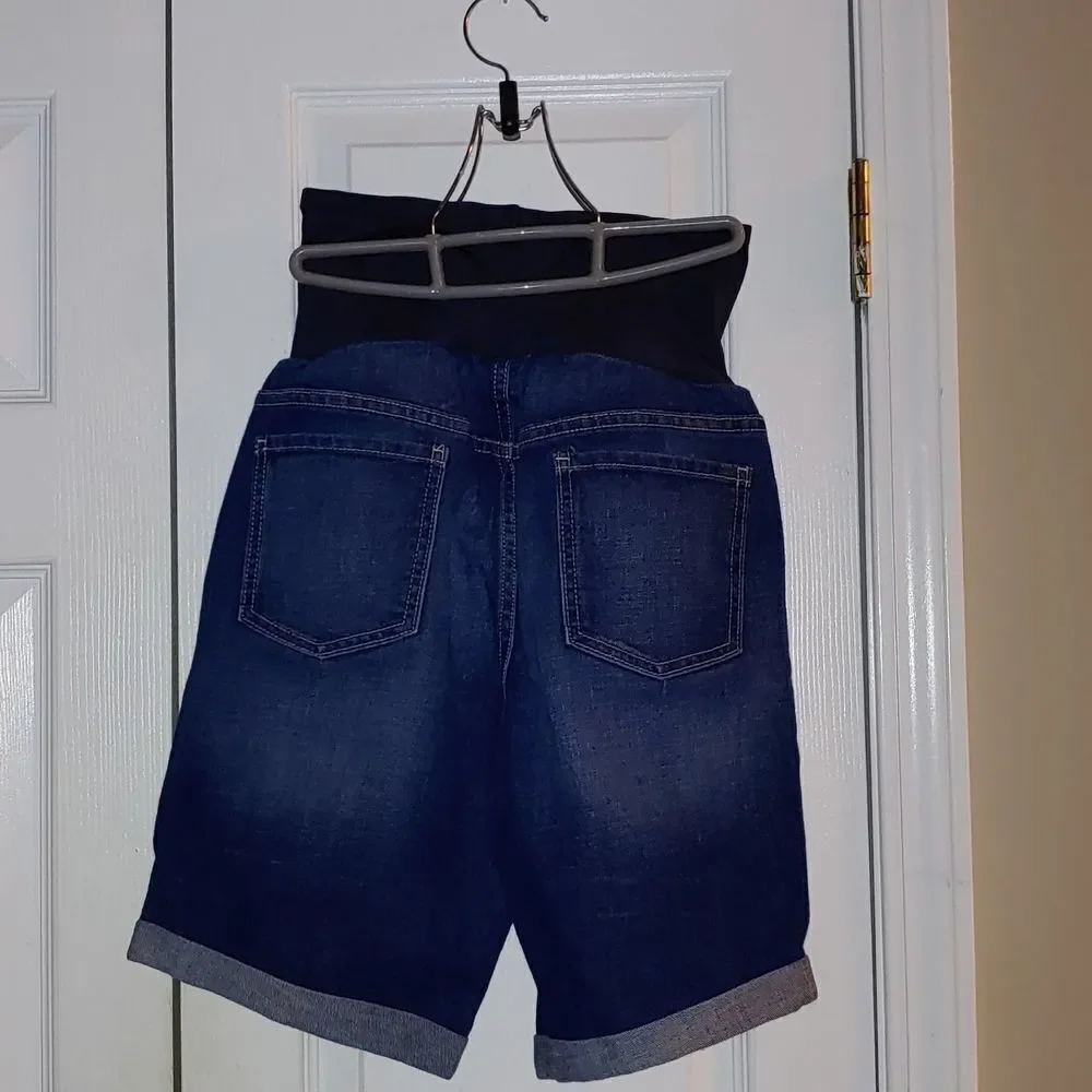 Old Navy Maternity  full panel denim shorts Sz 10 NWOT